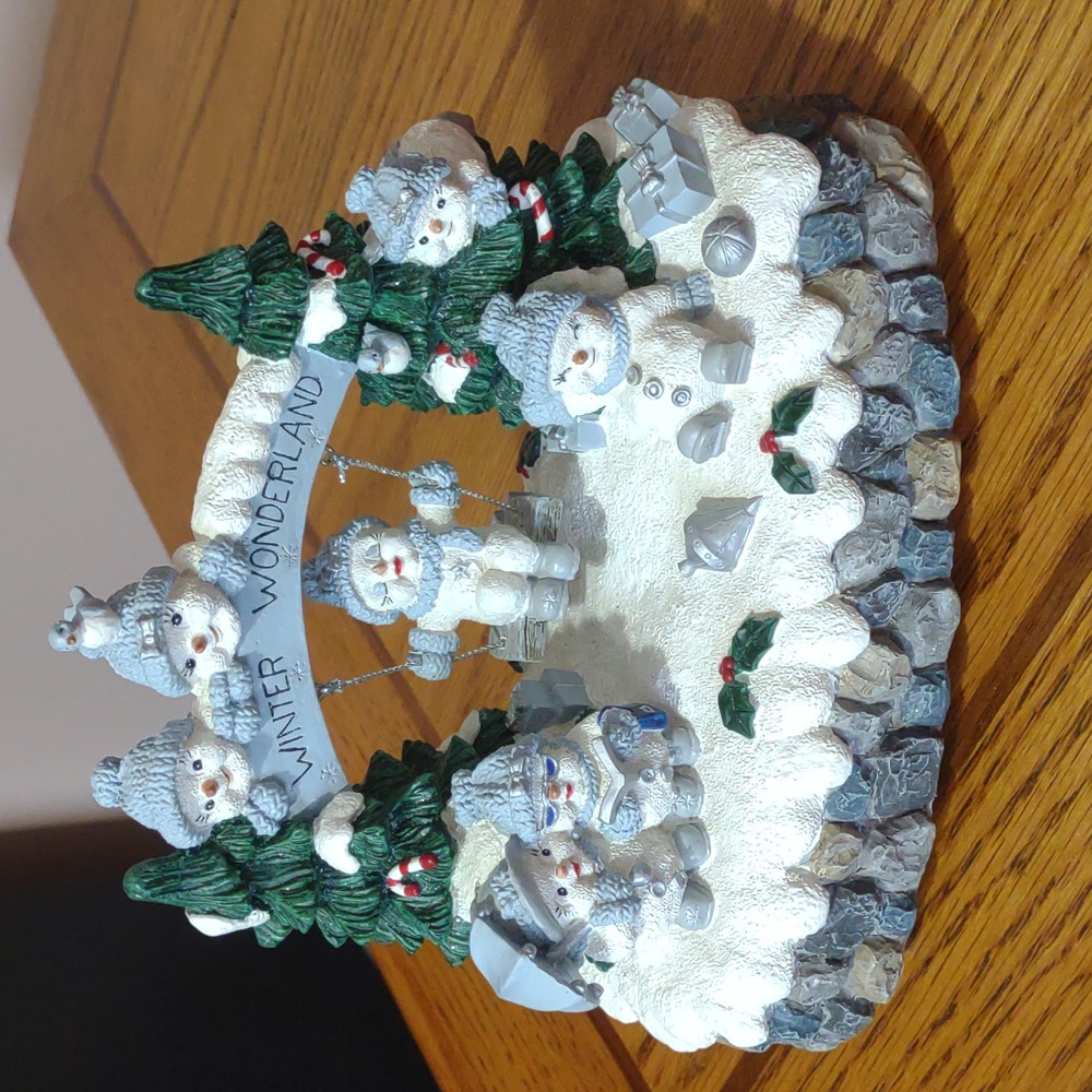 Vintage snow buddies music box